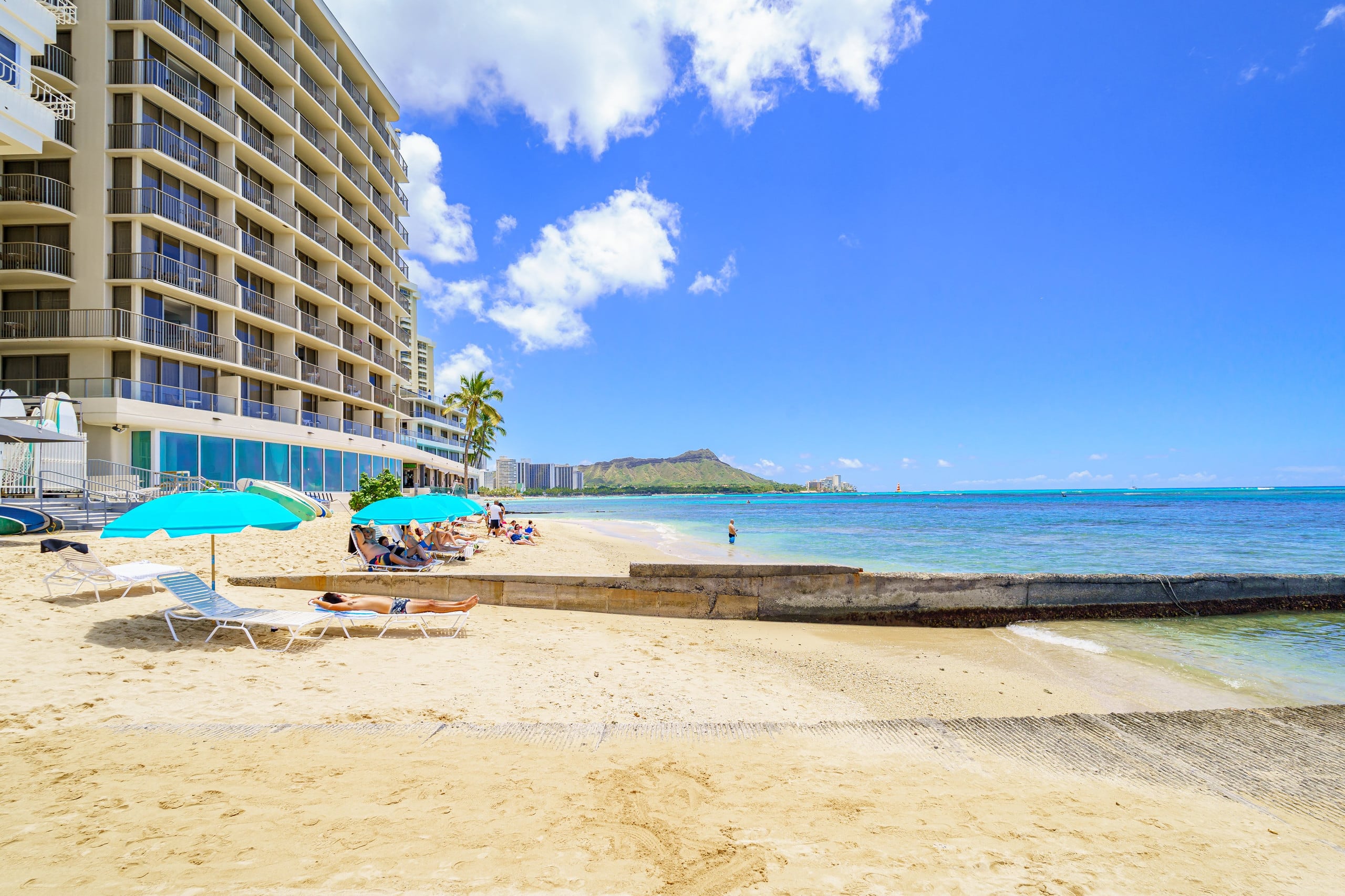 Condo in Honolulu · ★5.0 · 1 bedroom · 2 beds · 2 private baths - Image 28