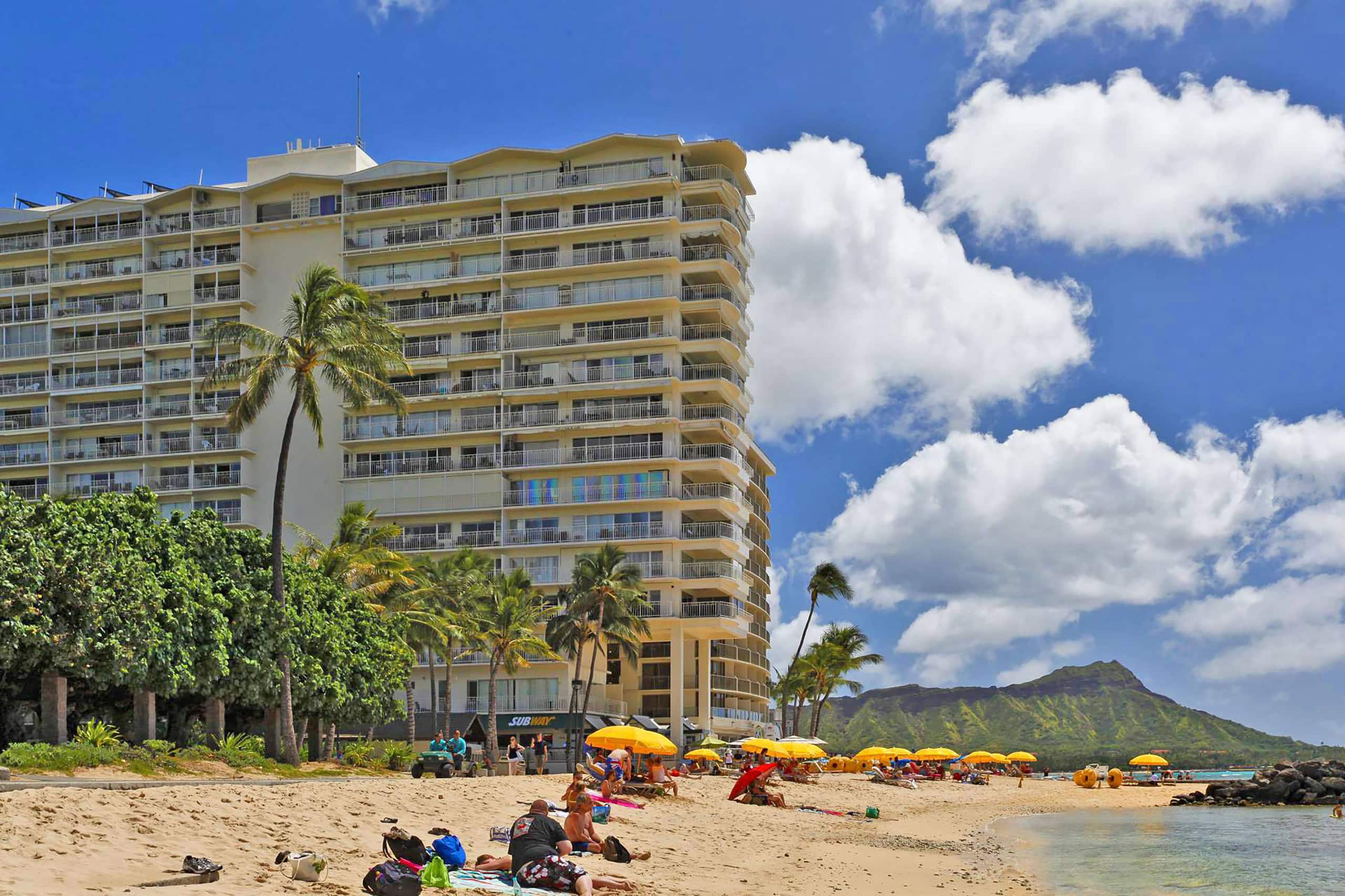Condo in Honolulu · ★5.0 · 1 bedroom · 2 beds · 2 private baths - Image 30