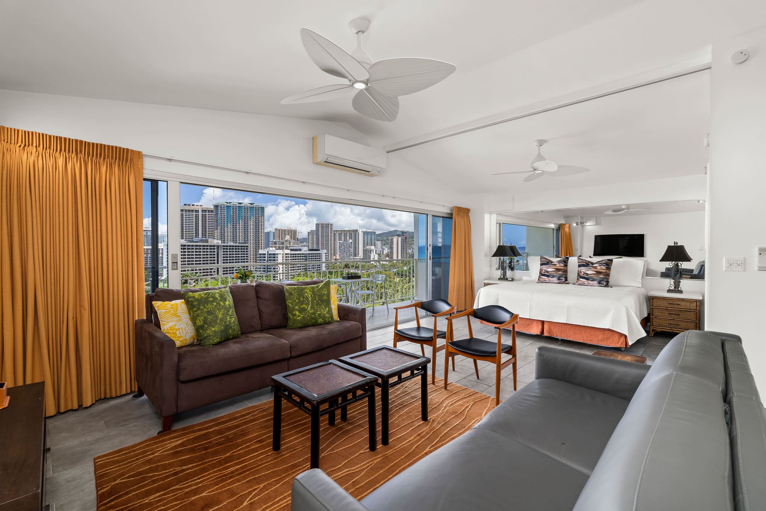 Condo in Honolulu · ★5.0 · 1 bedroom · 2 beds · 2 private baths - Image 6