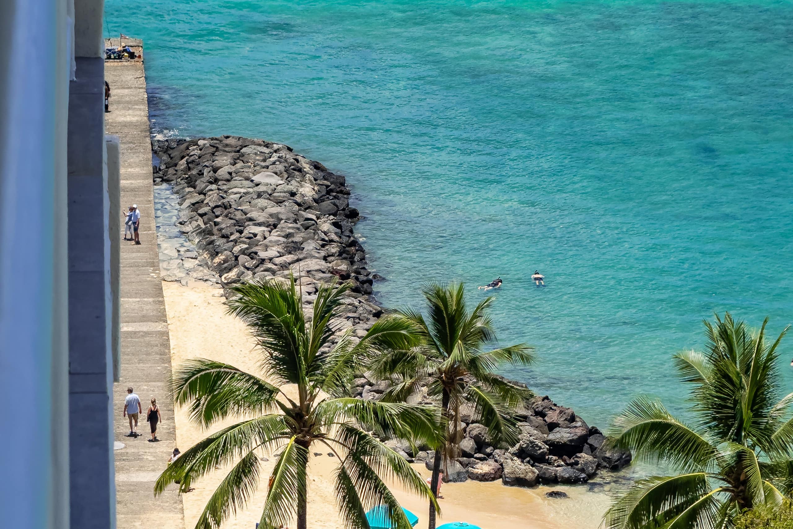 Condo in Honolulu · ★4.86 · 2 bedrooms · 4 beds · 2 private baths - Image 26