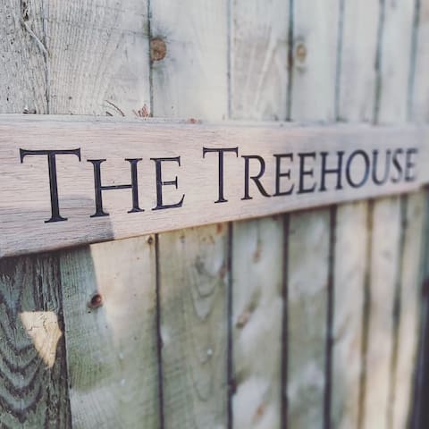 The Treehouse -Private Retreat