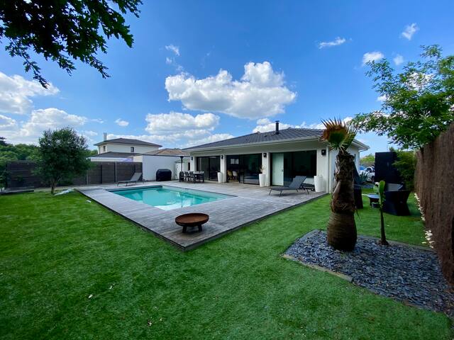 Maison plain-pied avec piscine