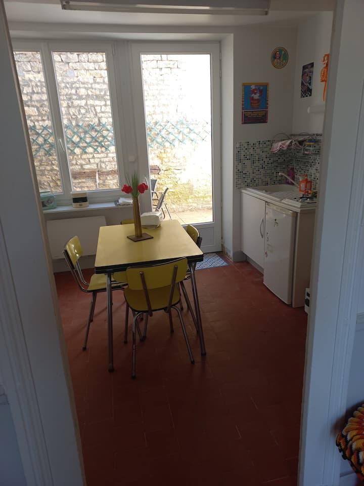 Petite Maison Style Année 70 - Vézelay