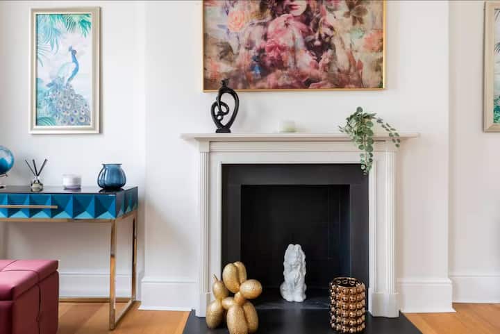 The Sovereign Mansion — Stately 12‑guest Home - Victoria