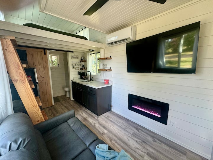 Tiny House~farm~hammock~queen Bd - Lake Bridgeport