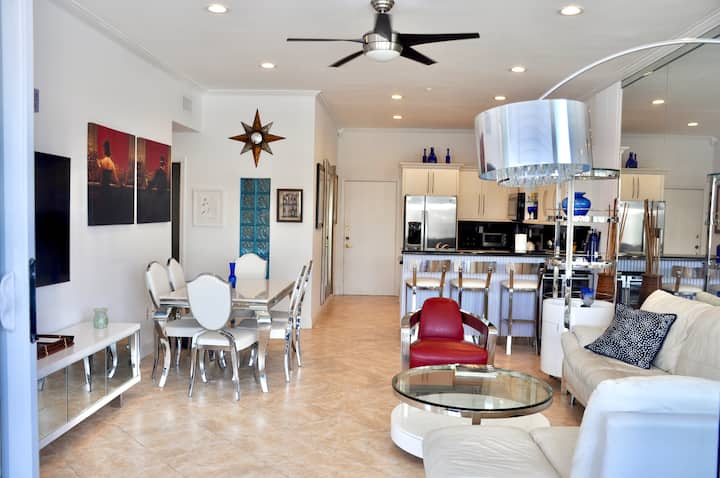Ocean Front Apartment On Miami Beach - Miami Beach, FL