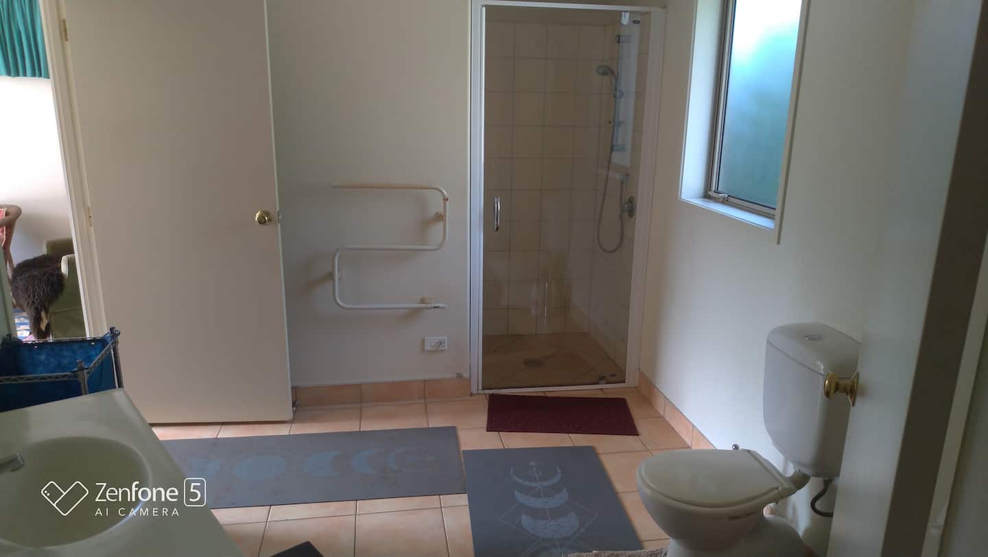 Double Room With Ensuite. Breakfast  Not Included 5