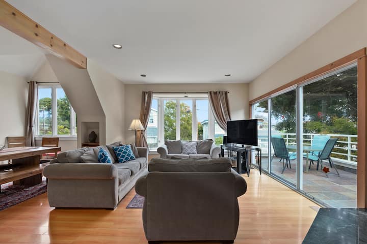 SUNNY 3+BDRM HOME-150 YARDS TO SAND