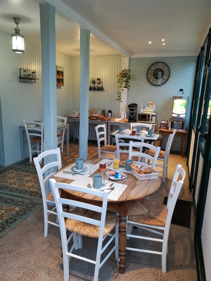Jolie Chambre D'hôtel - Bourbon-Lancy