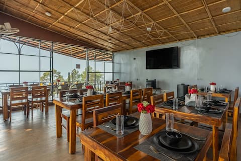 Tatvam Cottage w/Comp Breakfast & EV station