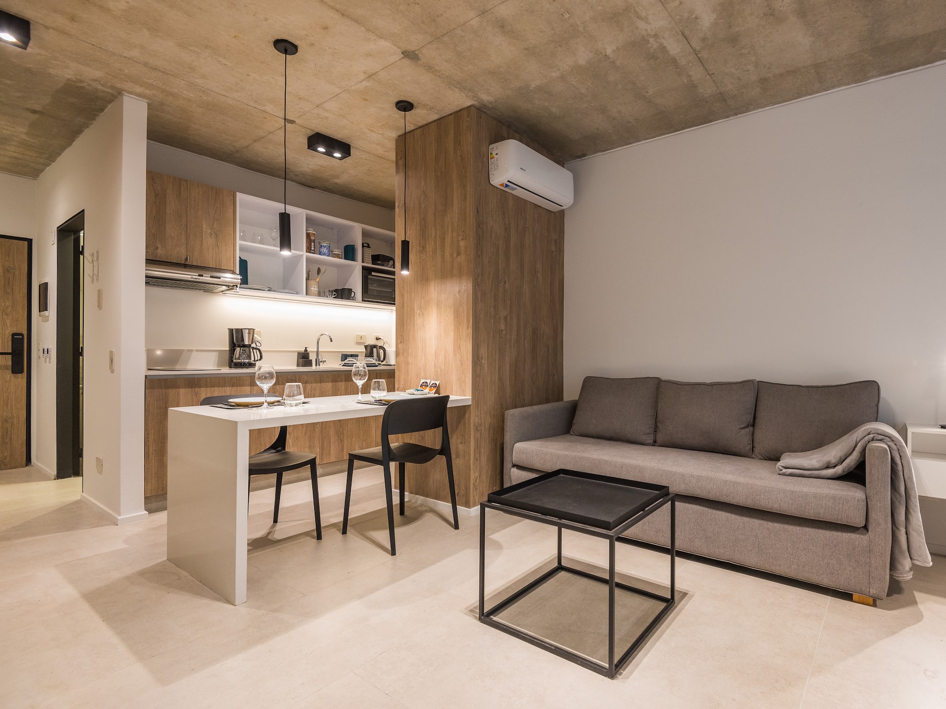 Kitnet com varanda em Palermo