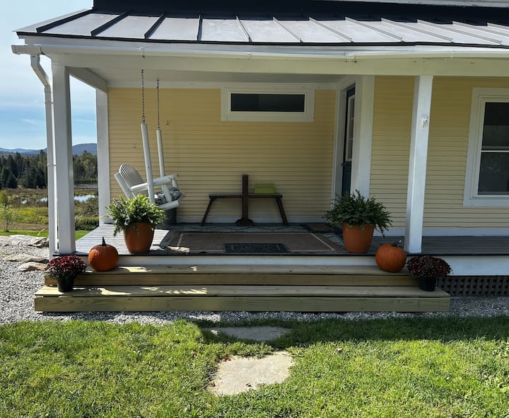 Charming Farmhouse Sunrise Room Available - Vermont