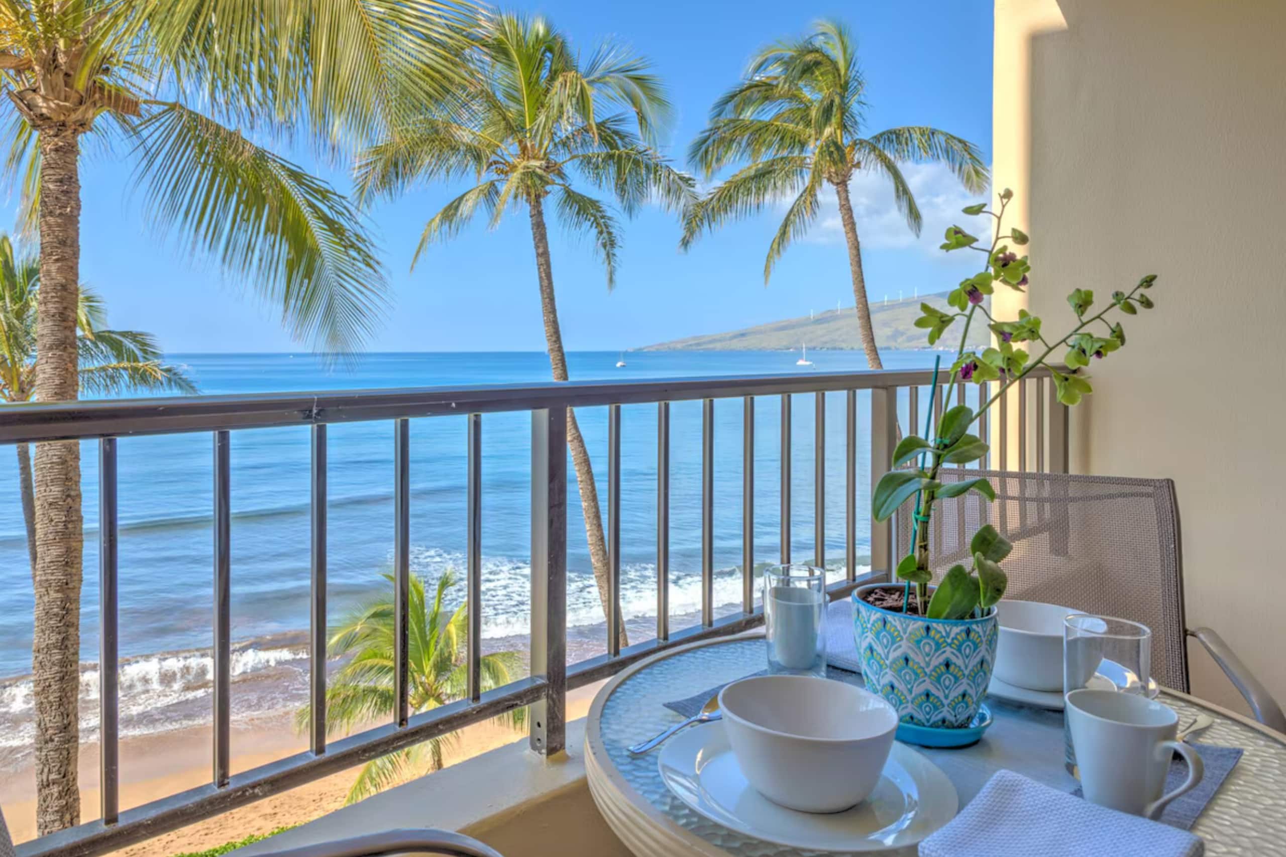 Stunning Oceanfront Condo w/ AC - Image 1