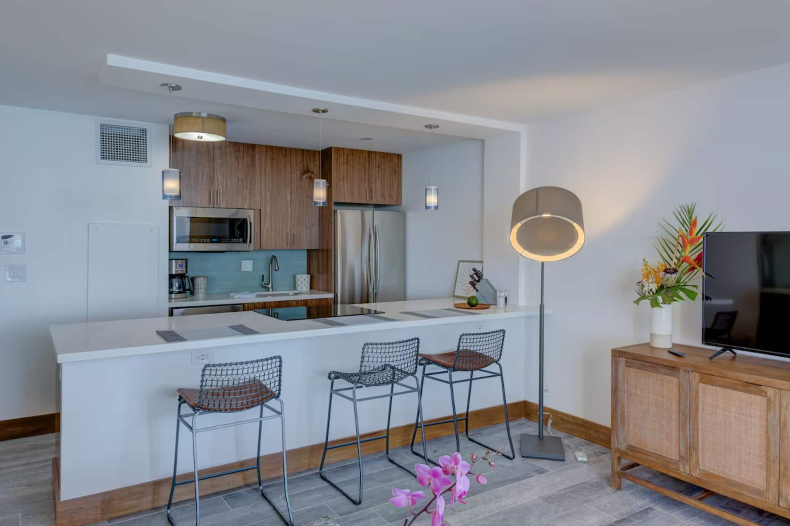Stunning Oceanfront Condo w/ AC - Image 7