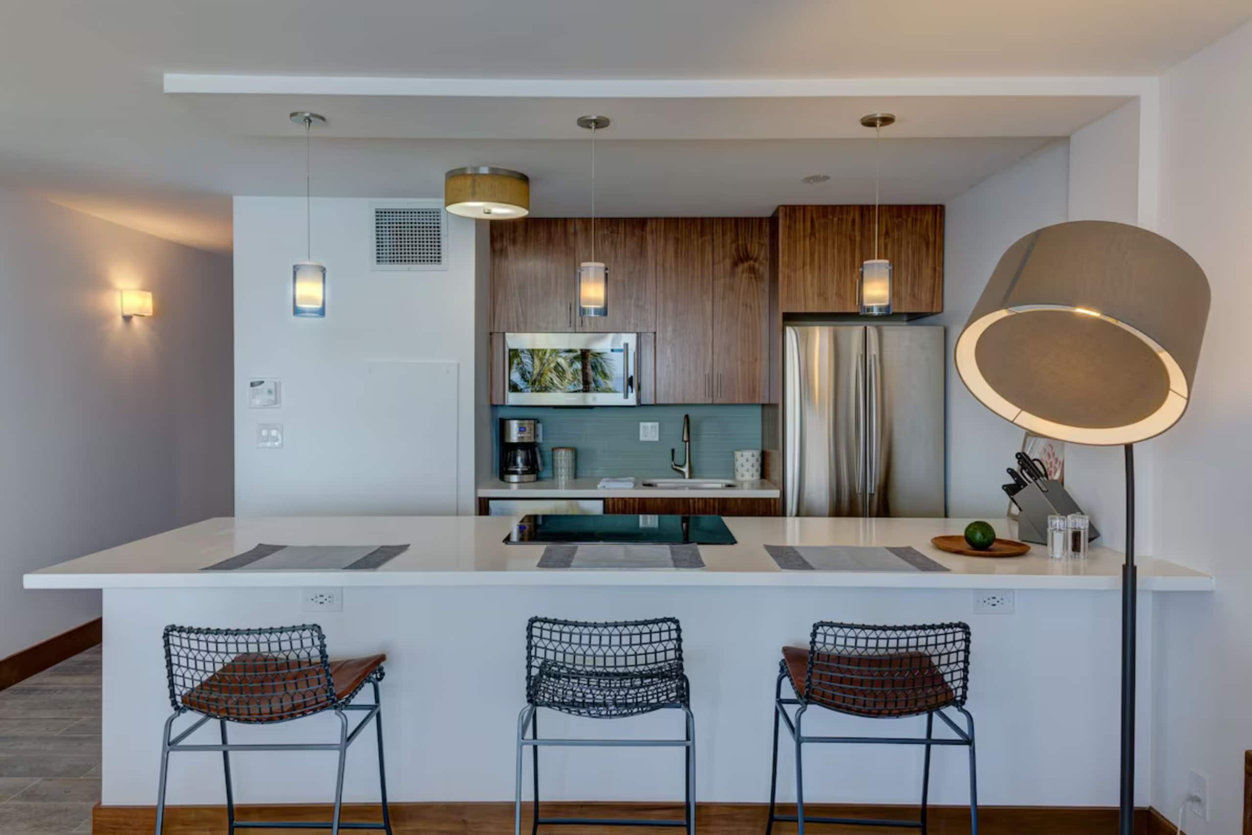 Stunning Oceanfront Condo w/ AC - Image 9