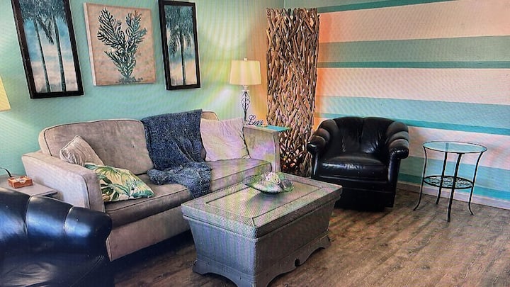 Relaxing Beach Stay, Near Ocean +Parking+wifi #105 - Pompano Beach, FL
