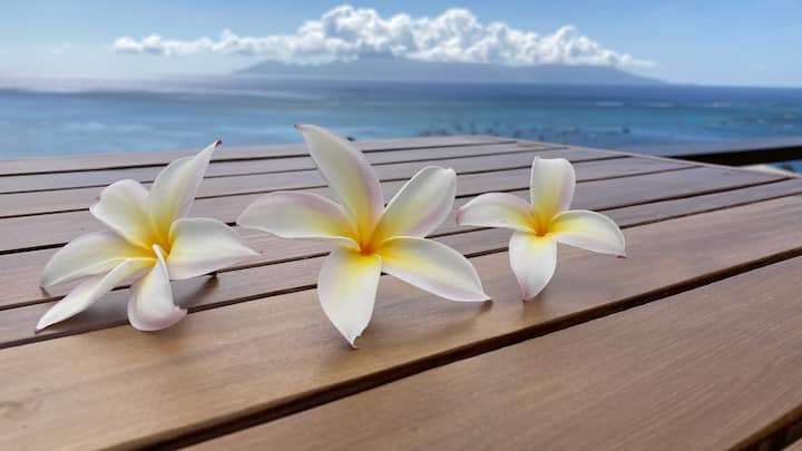 Tahiti Sunset Villa