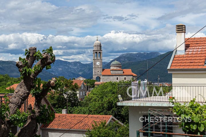 Rodovici Steinhaus Radovici - Häuser zur Miete in Milovići, Opština Tivat ...