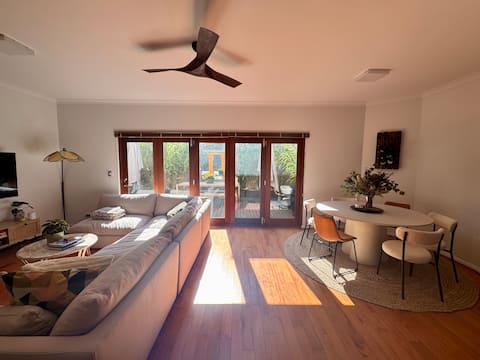Top performing Airbnb: Central Freo Retreat in Fremantle