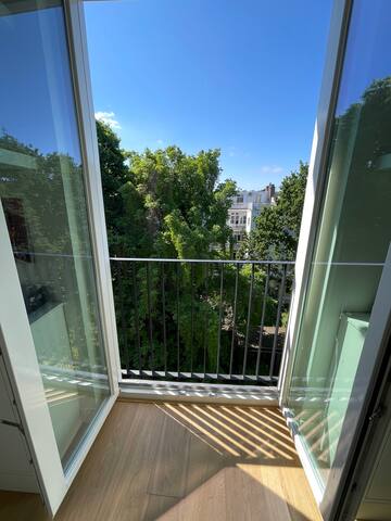 Sfeervol apt +balkon bij Jordaan gallery image 5