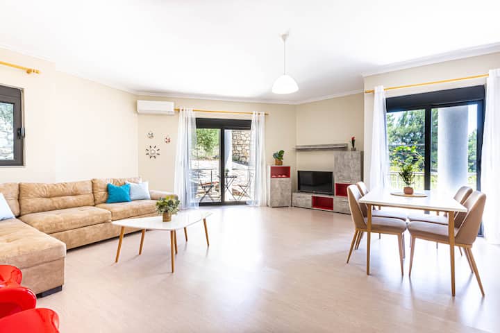 Saranda Charm 1 | 1br  W Kitchen, Parking & Patio - Sarandë