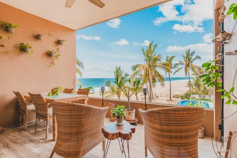 Casa De Vigil: Beachfront Oasis Ocean Views & Pool