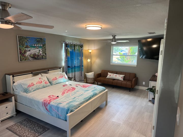 Ძირითადი ოთახი საწოლით „King Bed“