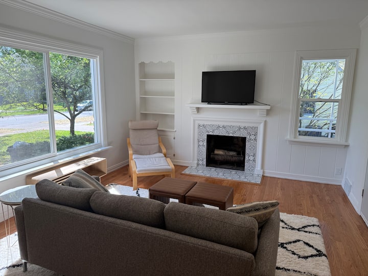 Spacious House Sleeps 5 Quiet Street Saginaw Twp - Saginaw, MI