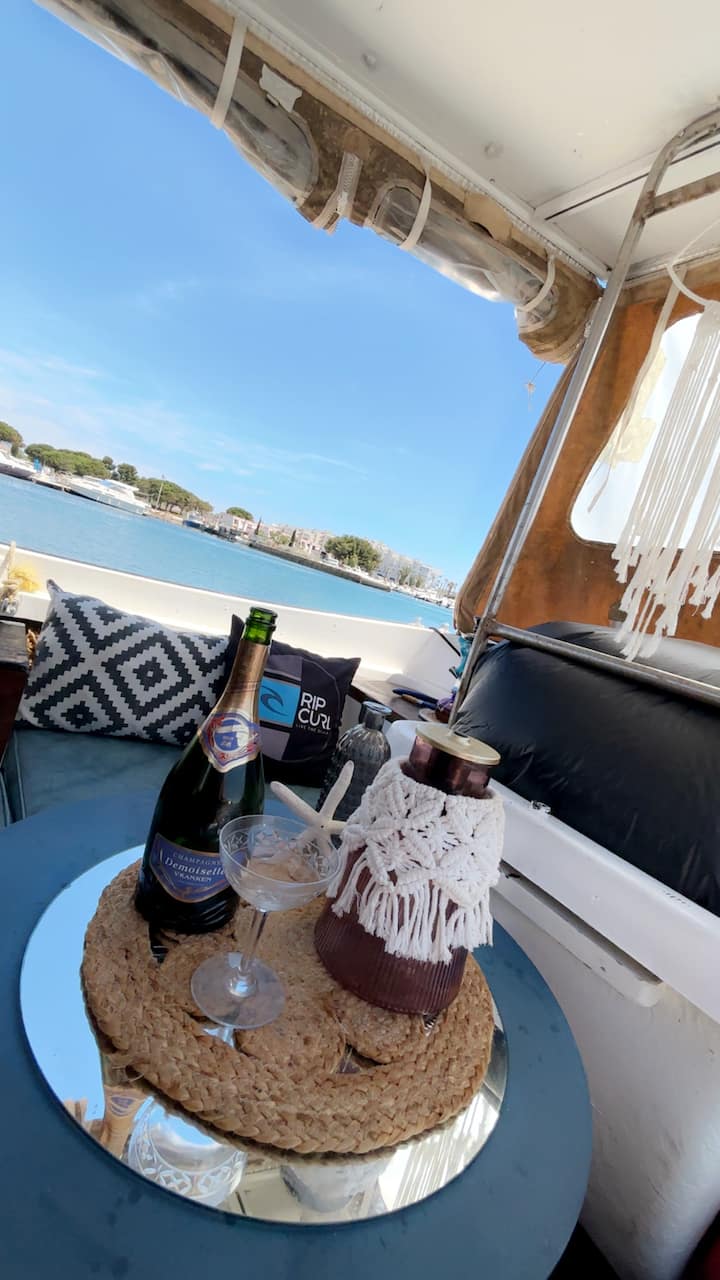Bateau Accosté - Le Barcarès