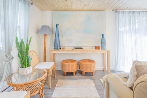 Successful Airbnb property: Blue Haven Bungalow by the Beach in Fort Erie