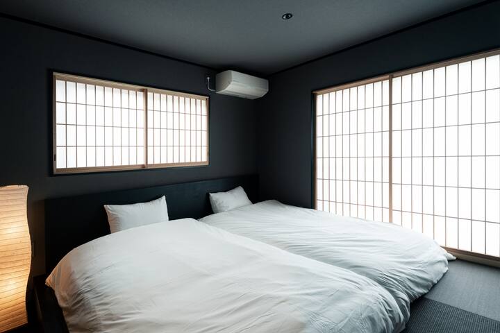 Riverside Japanese Home by Shinjuku gallery image 3