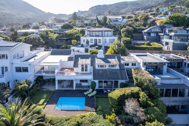 Skyline Serenity | 4BR Home Panoramic Views + Pool