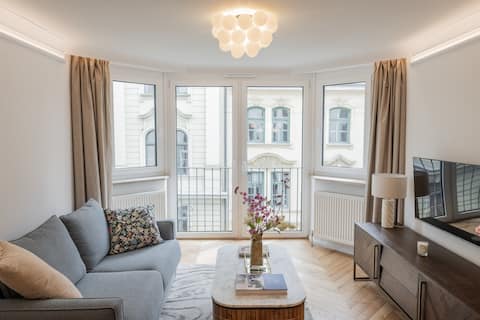 Top performing Airbnb: ROSE - 2 bedroom flat w/ balcony in the Old Town in Lehel