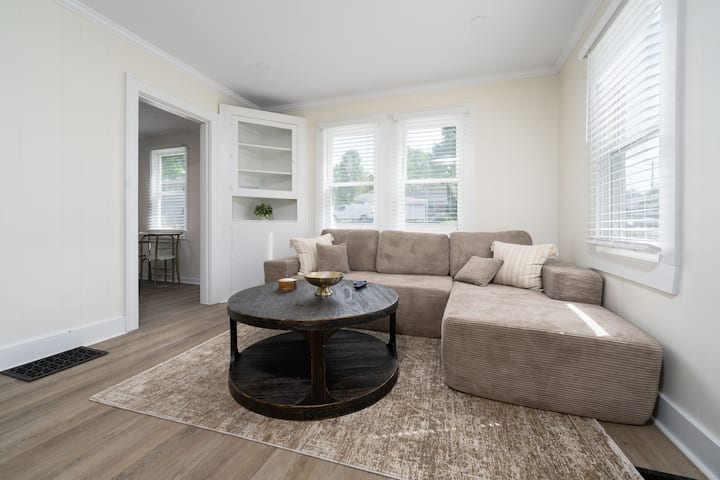 Modern 2br Home—walk To Miami - 卡姆登
