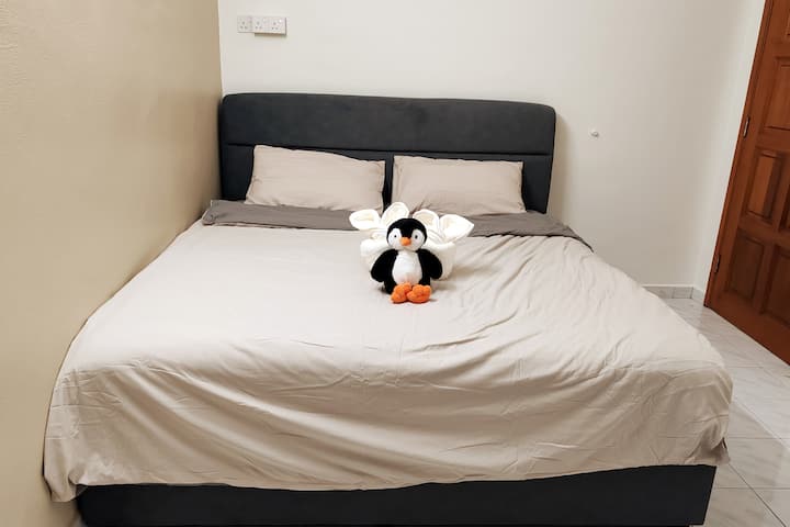 采用Spinal Pro与Spinal Plus高品质床褥，助你一夜好眠。

Furahia kulala kwa utulivu kwenye magodoro ya Spinal Pro na Spinal Plus.

