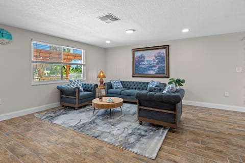 Villa Walk to Beach Great for Family Vacations