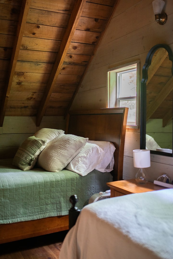 Alternativer Blick auf das Queensize-Bett.