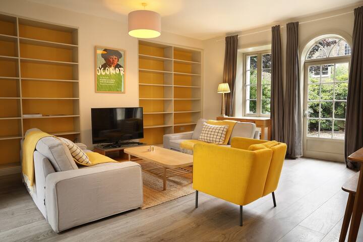 Peaceful Mews house in Ballsbridge Dublin. gallery image 4