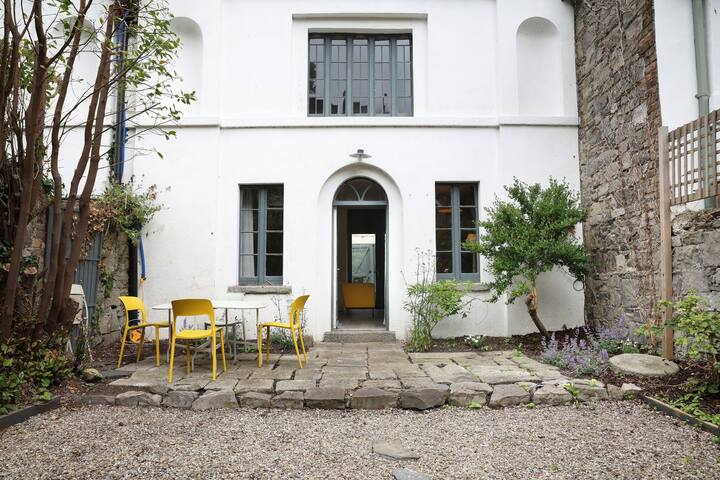 Peaceful Mews house in Ballsbridge Dublin. gallery image 5