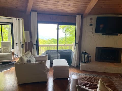 Popular Airbnb listing: Amazing views with amenities in Sky Valley! in Sky Valley