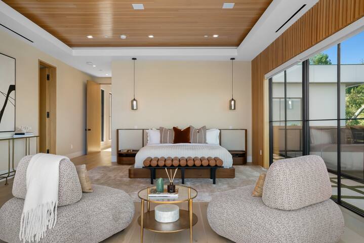 Linda Flora – Bel Air Oasis with Rooftop Deck gallery image 4