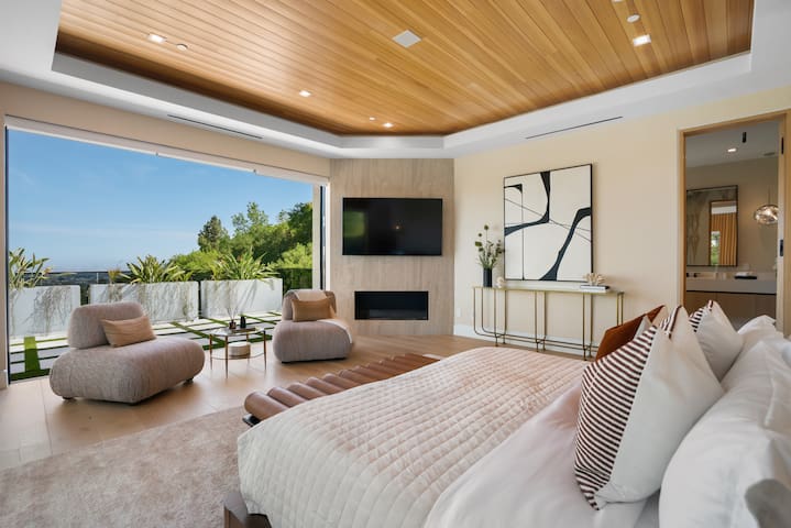 Linda Flora – Bel Air Oasis with Rooftop Deck gallery image 3