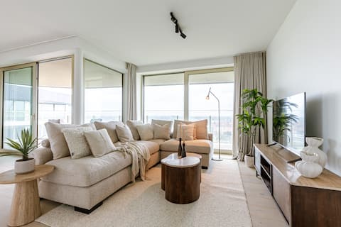 Successful Airbnb property: 13AboveSea – Top floor getaway, what a view! in Oostende