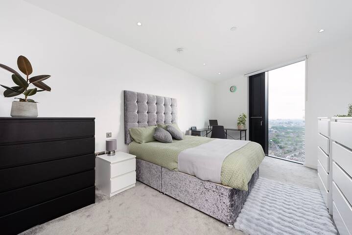 CNTRL LDN LUX Penthouse – Pan Views & Free parking gallery image 4