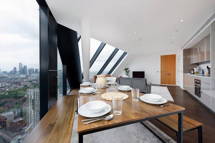 CNTRL LDN LUX Penthouse – Pan Views & Free parking gallery image 2