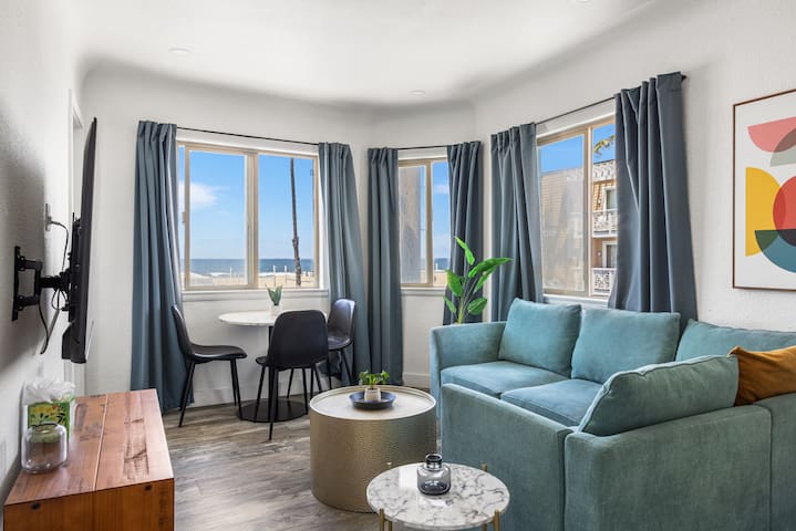 At the Hermosa pier- I