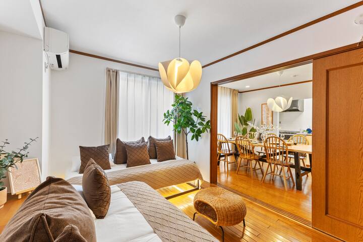 渋谷エリアの一軒家/12人宿泊/駅徒歩4分/無料駐車場/寝室5部屋/2バスルーム (49) gallery image 4