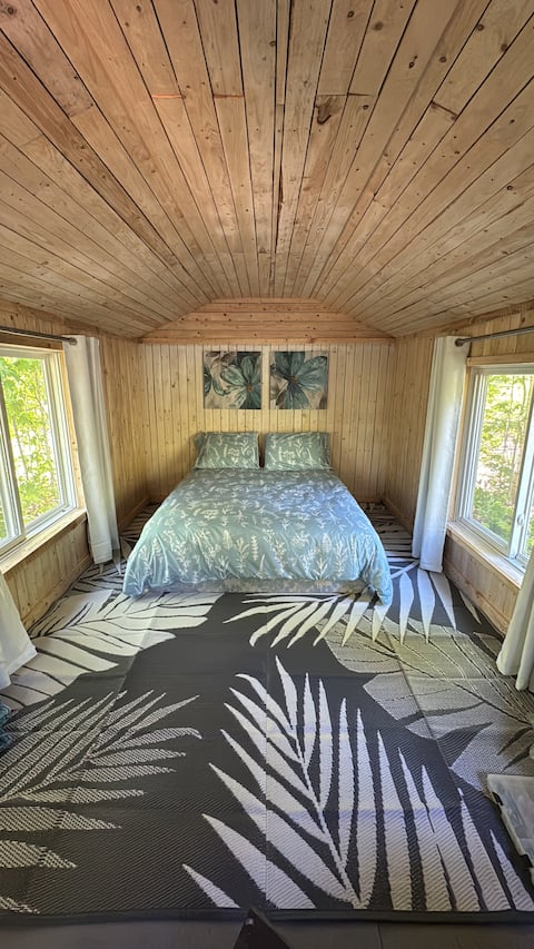 Popular Airbnb listing: Horse Farm Meadow Bunkie in Severn