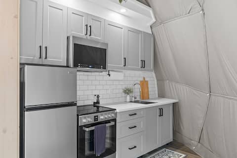 Popular Airbnb listing: Three Rivers GeoEscape - "The Montague" in Three Rivers