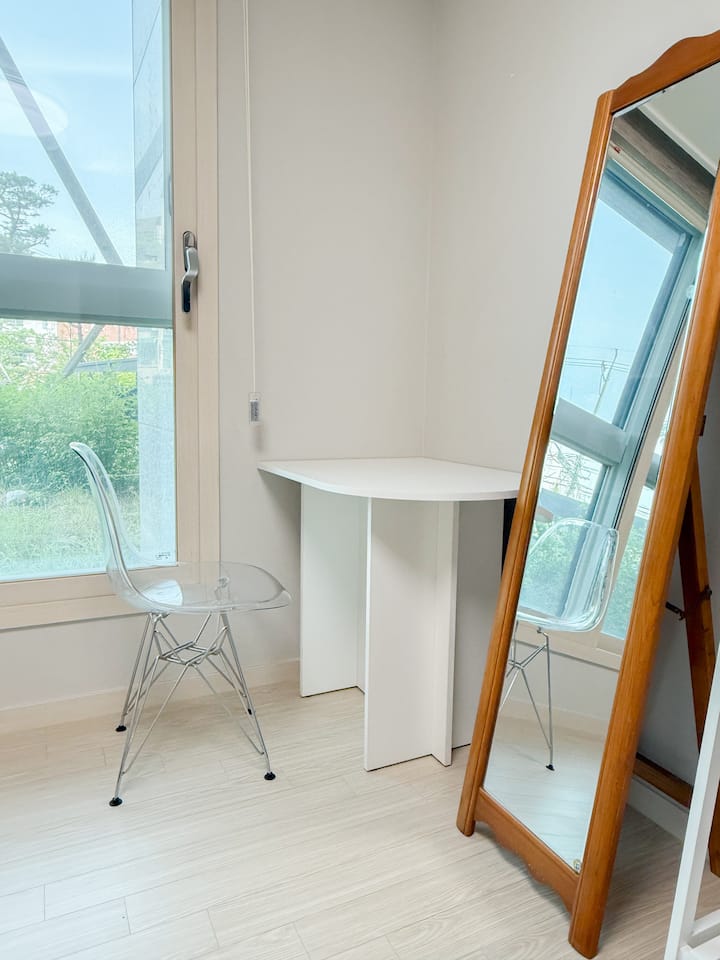 Share House A Single Standard Room For Women - Daegu